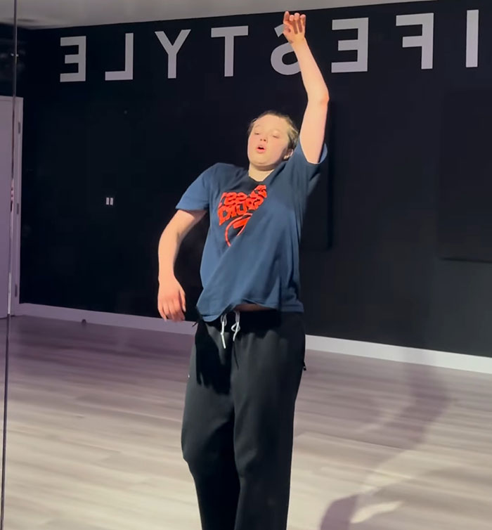 Angelina Jolie And Brad Pitt&rsquo;s 17-Year-Old Daughter Shiloh Stuns In New Viral Dancing Video