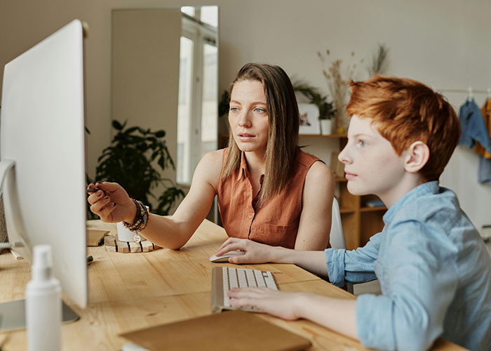 30 Secrets Of The Rich, Shared By Netizens Who Used To Work For Them