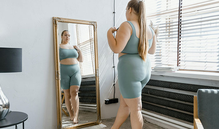 Man’s GF Harshly Judged By Family For Her Weight, She Gets Angry When His Sister Tells Her The Truth