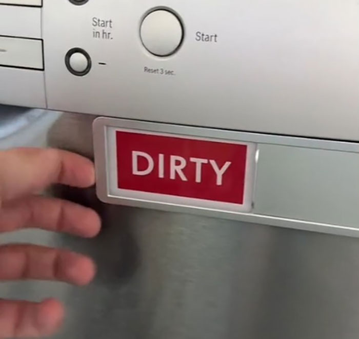 People Hilariously Document The Evidence That Their Parents Are &ldquo;Temu Victims&rdquo;