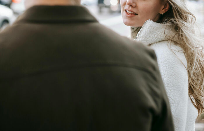 Woman Shares 8 Ways To Tell If Someone Has Bad Intentions, Goes Viral