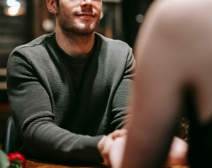 Woman Shares 8 Ways To Tell If Someone Has Bad Intentions, Goes Viral