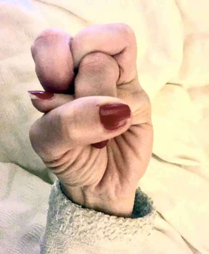 My Girlfriend Has Extremely Flexible Fingers