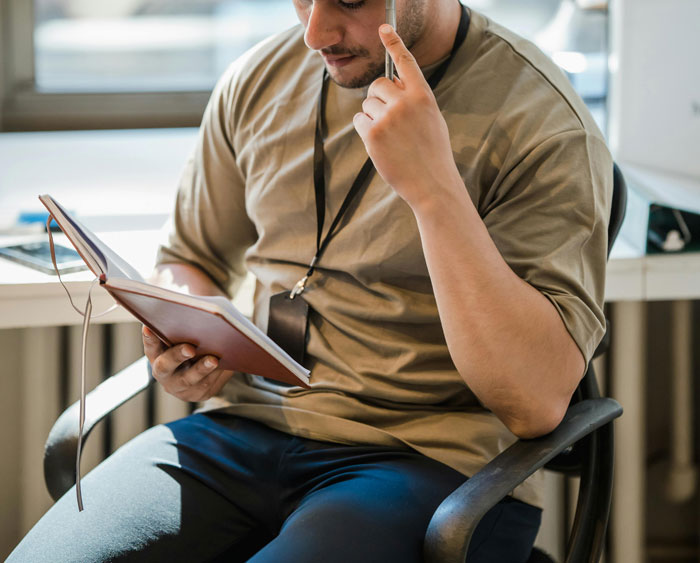 Woman Won’t Buy Into Oprah’s “Secret” Method, Gets Harassed By Colleagues For It, But Gets Revenge Woman Won’t Buy Into Oprah’s “Secret” Method, Gets Harassed By Colleagues For It, But Gets Revenge