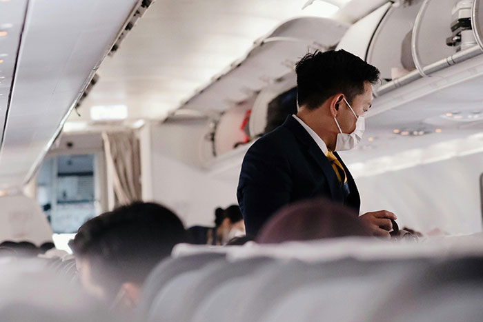 Woman Is Rude About Guy Being In Her Plane Seat, Gets Real Quiet After She's Asked To Move Woman Is Rude About Guy Being In Her Plane Seat, Gets Real Quiet After She's Asked To Move