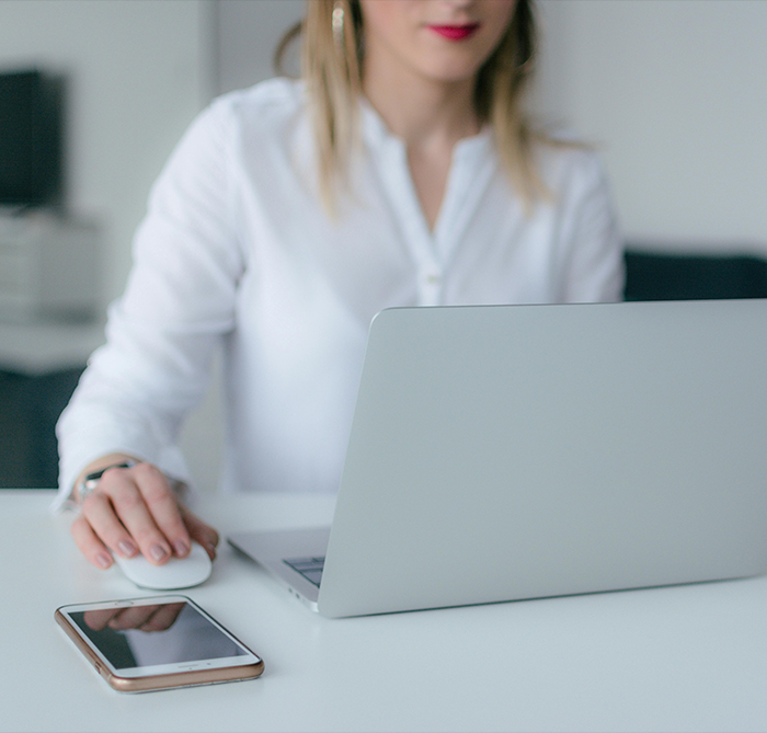 Bride Shocked To Receive A Message From Boss On Her Wedding Day Saying That She's Fired