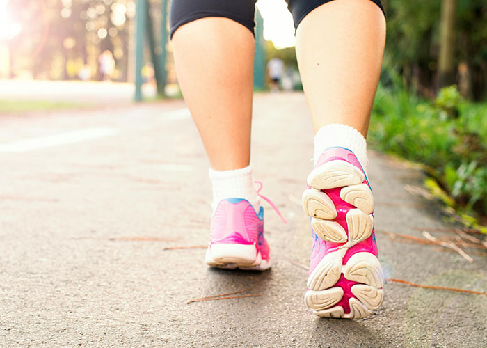 Expert Sheds Light On “10,000 Steps” Claim, Reveals How Many Steps We Actually Need To Walk Expert Sheds Light On “10,000 Steps” Claim, Reveals How Many Steps We Actually Need To Walk
