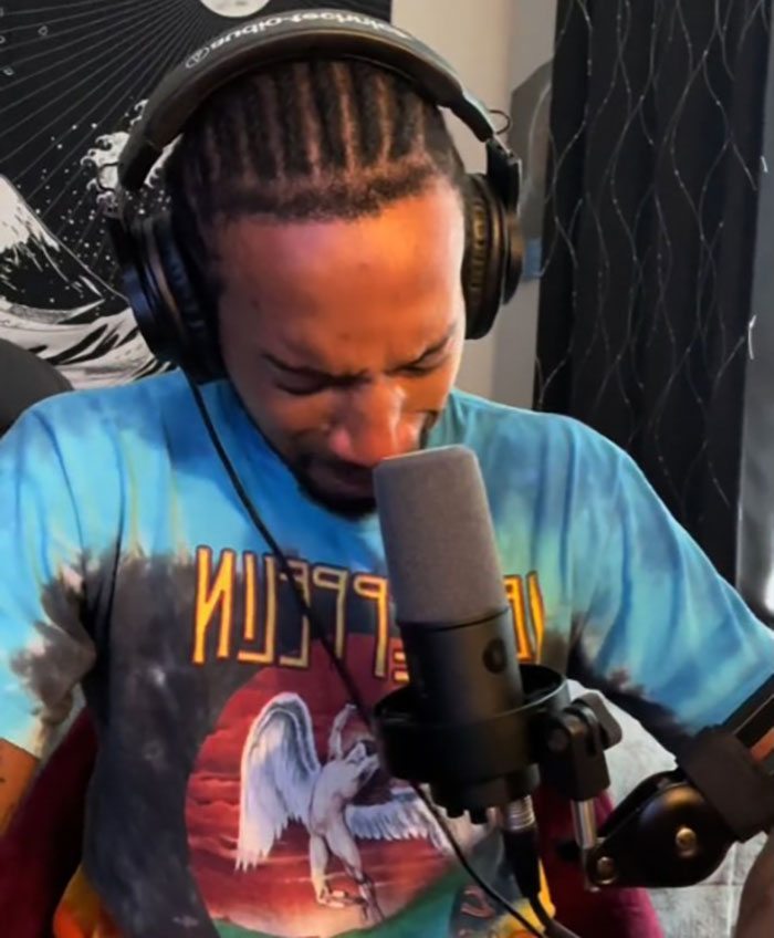 Teacher Sparks Controversy After Posting Video Of Students Unbraiding His Hair, Ends Up Fired Teacher Sparks Controversy After Posting Video Of Students Unbraiding His Hair, Ends Up Fired