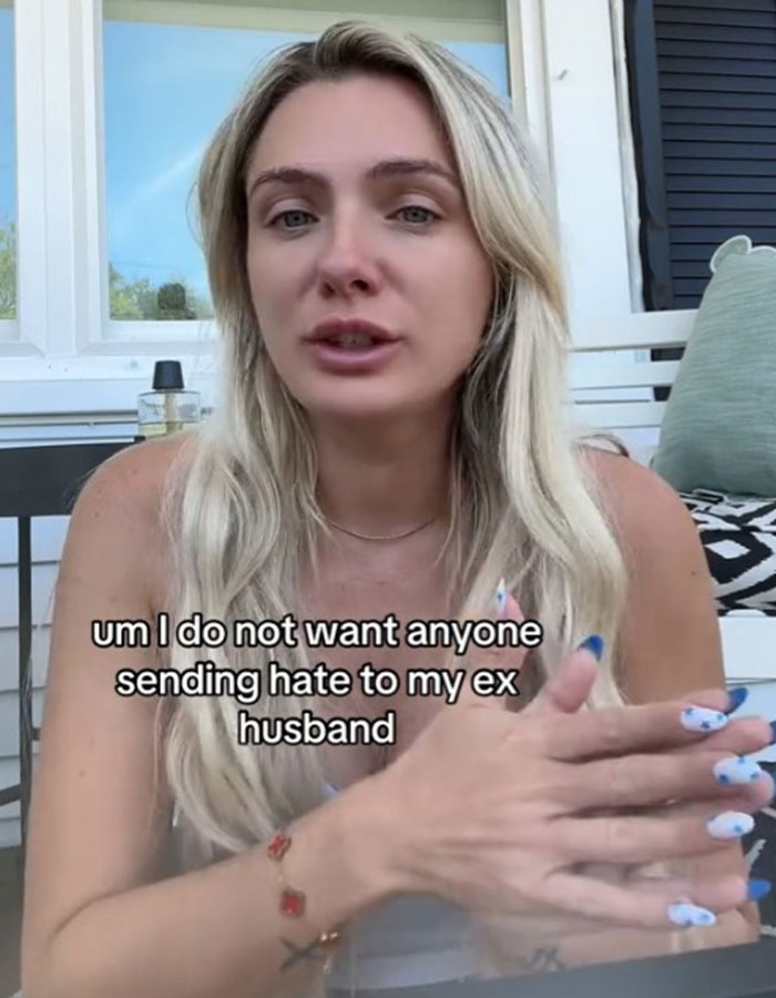 Crying Mom Who Went Viral For Baking Her Own B-Day Cake Snaps Back After Ex Reveals Dark Past Crying Mom Who Went Viral For Baking Her Own B-Day Cake Snaps Back After Ex Reveals Dark Past