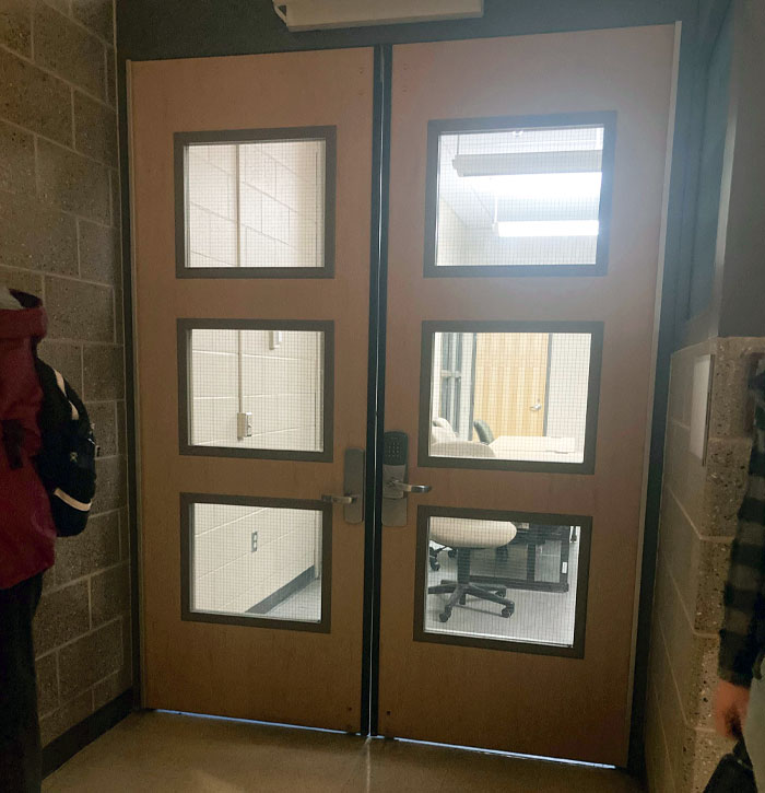 Woke Up At 7 AM, Headed To Class In The Freezing Rain, Just To See "Class Is Cancelled" Written On The Whiteboard And The Door Locked. No Email Or Anything First