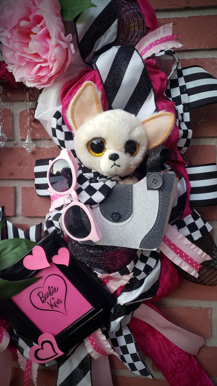 I Created A Wreath For Decorating A Barbie-Themed Party I Created A Wreath For Decorating A Barbie-Themed Party