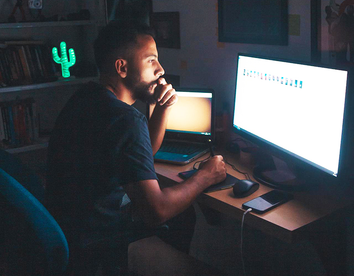 Wife Unloads Baby And Chores Onto Man During His Emergency Time Off, He Falls Apart Wife Unloads Baby And Chores Onto Man During His Emergency Time Off, He Falls Apart