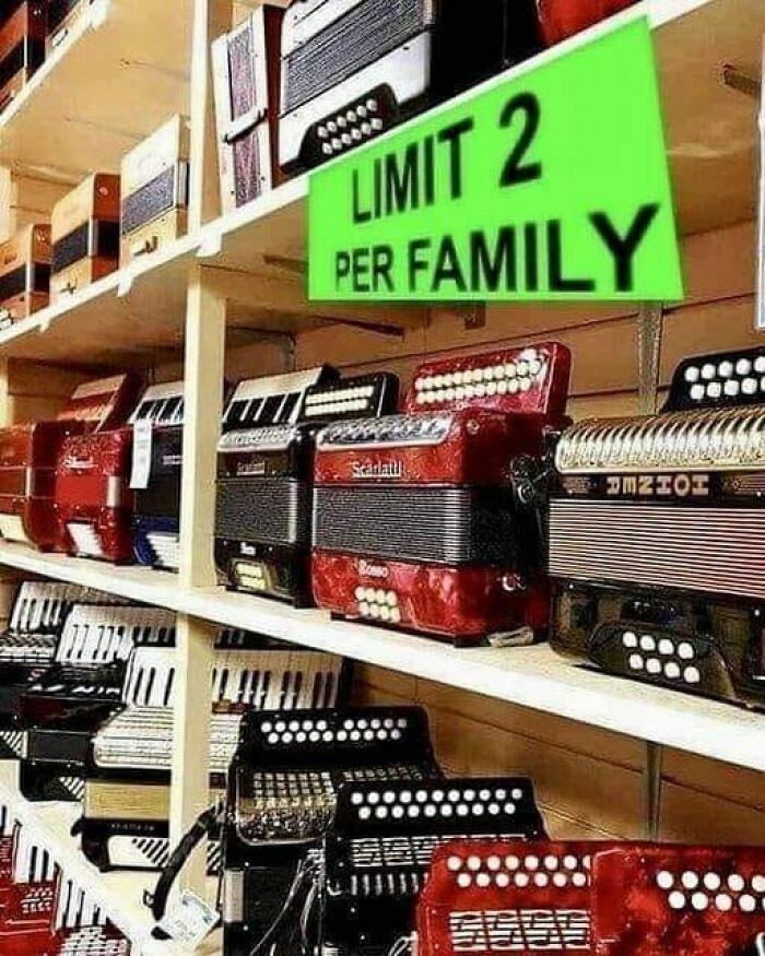 50 Hilarious New Pics In The “Give Me A Sign” Facebook Group’s Collection