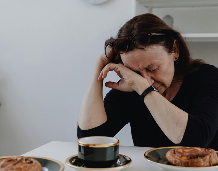 Woman Interrupts Daughter&rsquo;s 13th B-Day To Grieve Her Grandma, Husband Tells Her She Has To Stop