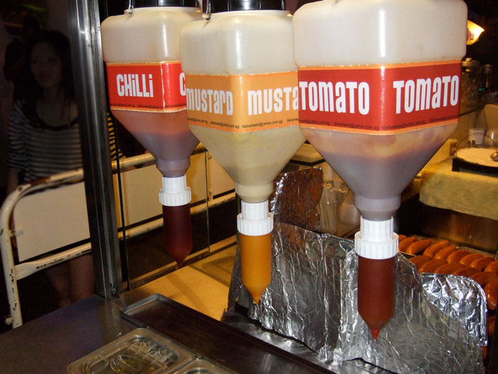 Person Earns Random Fam’s Anger By Reporting Their Kid To Costco Staff For Licking All The Sauces Person Earns Random Fam’s Anger By Reporting Their Kid To Costco Staff For Licking All The Sauces