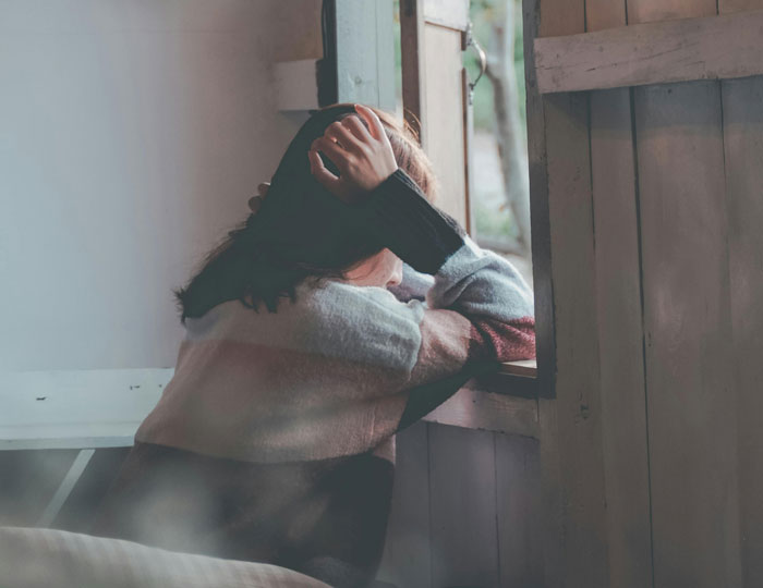 Woman Interrupts Daughter&rsquo;s 13th B-Day To Grieve Her Grandma, Husband Tells Her She Has To Stop