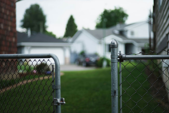 Woman and Her Neighbor Rejoice in Triumph After She Removes Her Fence, Outsmarting Lousy Neighbors