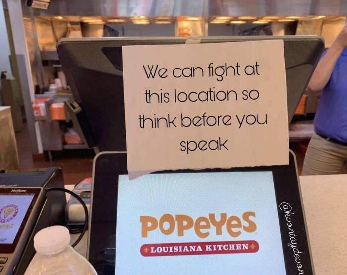 50 Hilarious New Pics In The “Give Me A Sign” Facebook Group’s Collection