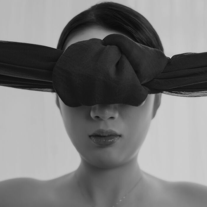 "A Knot In The Heart" By Zhong Tian