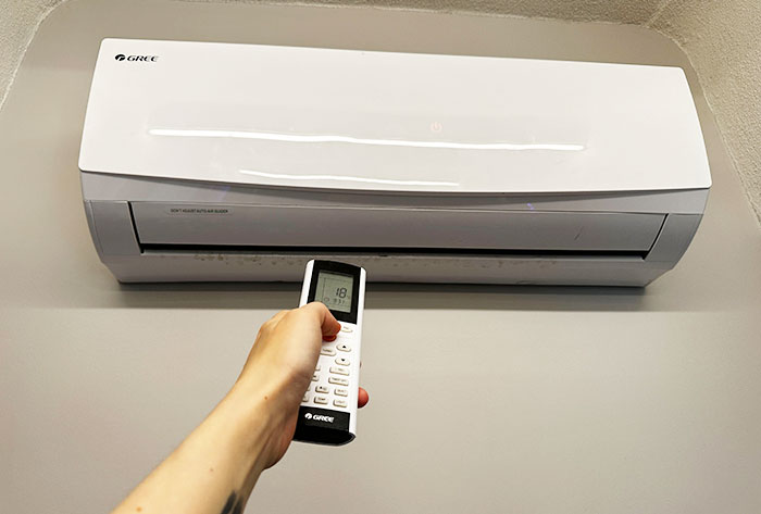 &ldquo;AITA For Telling My Roommate That Her Anorexia Is Not My Problem?&rdquo;