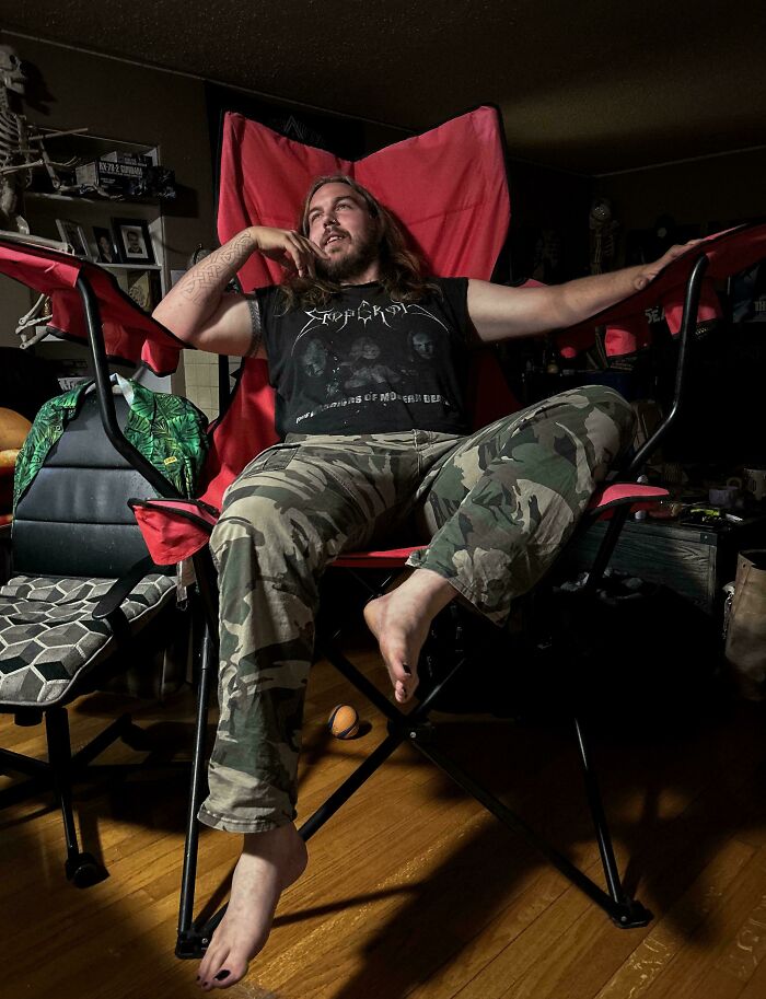 Picture Of My 6’6” Boyfriend In A Giant Chair Came Out Very Renaissance