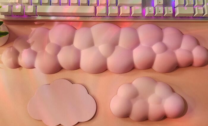 Your Hands Will Be On Cloud9 With This Ergonomic Wrist Rest Set 