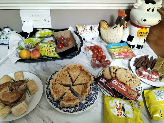 My 86-Year-Old Nana Always Puts A Little Spread On When Me And My Son (7) Go To See Her