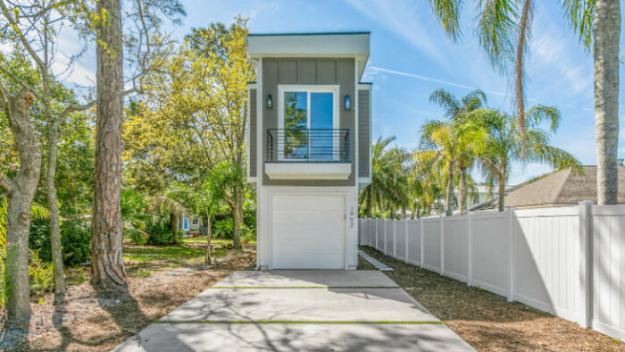 Man Has Built A10ft-Wide House To Spite His Neighbours
