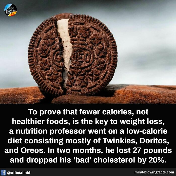 Close-up of a broken Oreo cookie illustrating amazing facts from an Instagram page sharing interesting and surprising information.