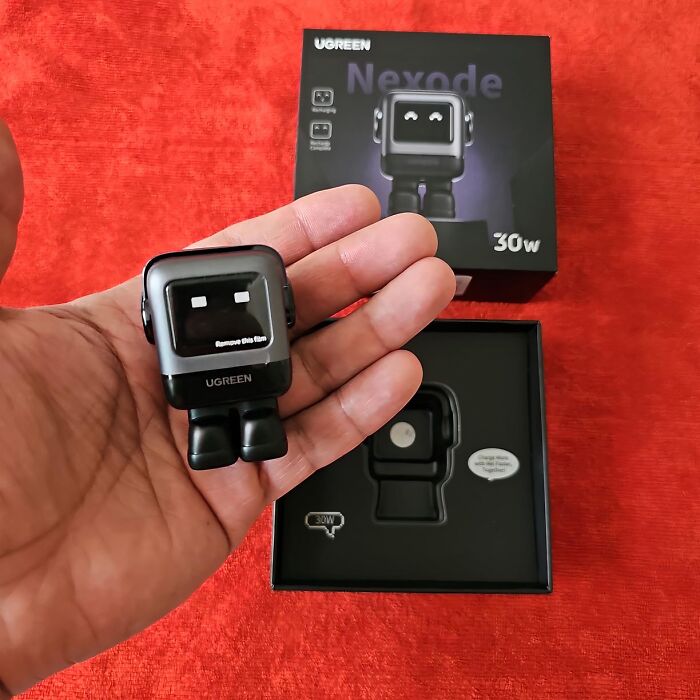  USB-C Charger With A Light Up Face: Who Knew Charging Could Be So Cute? 