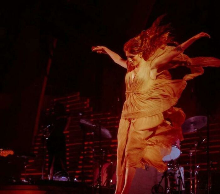 Florence Welch Performing