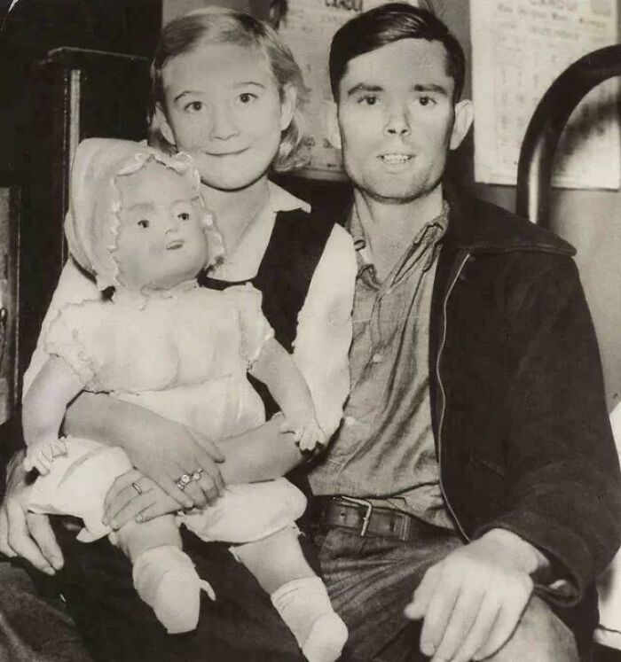 9-Year Old Eunice Winstead Johns And Her Husband, 24-Year-Old Charlie Johns, Tennessee 1937