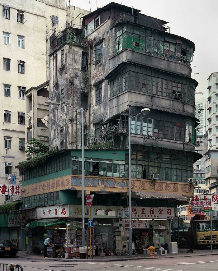 A Midcentury Corner Building In Hong Kong
