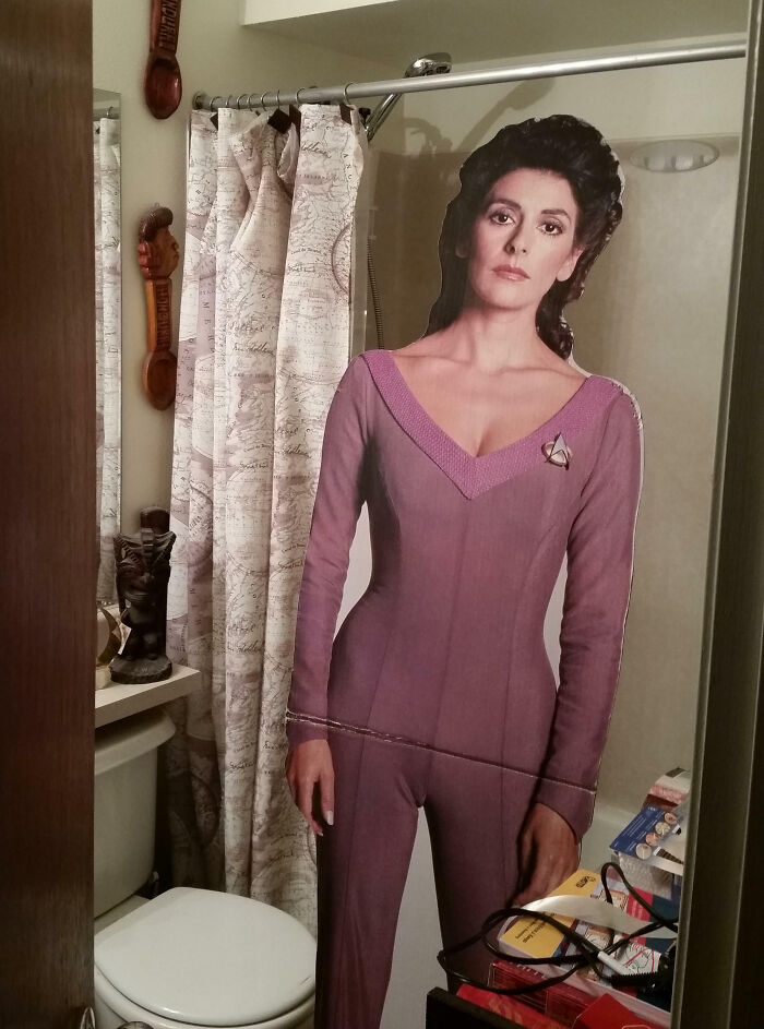 A Year Ago My Fiancé Scared Me With A Cutout Of Austin Powers. Time For A Little Payback