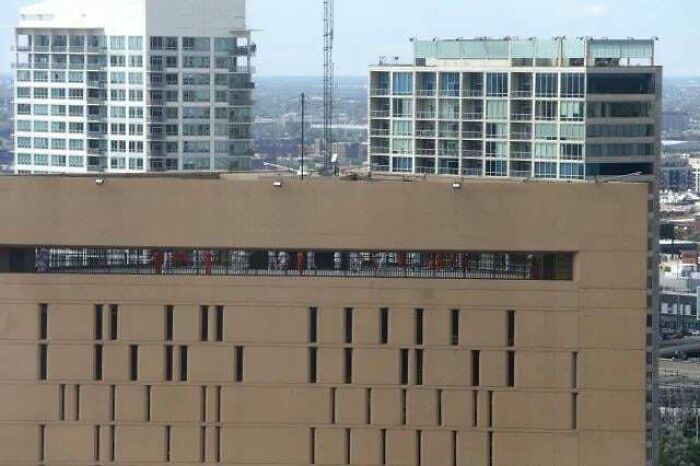 Massive High Rise Jail In Chicago
