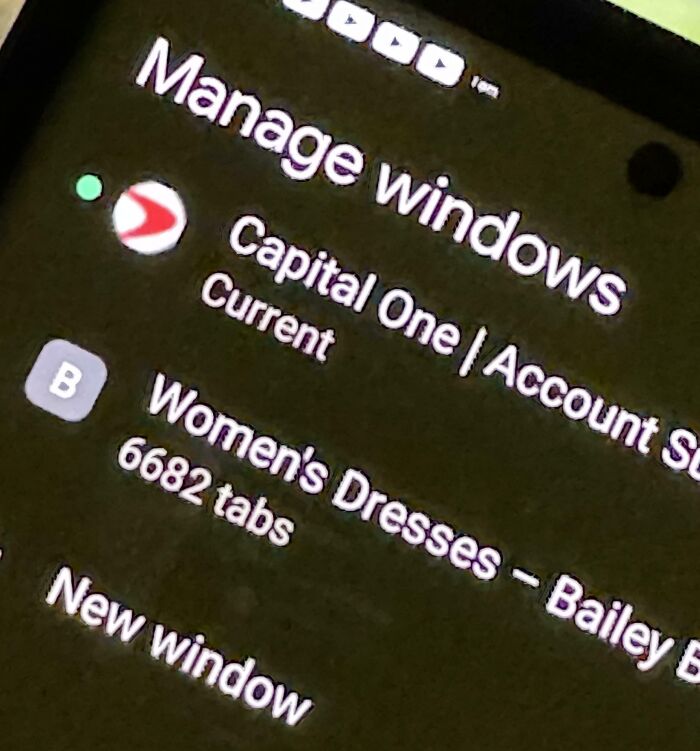 My Wife Can Never Find Anything She Read On Her Phone. I Found Out Why