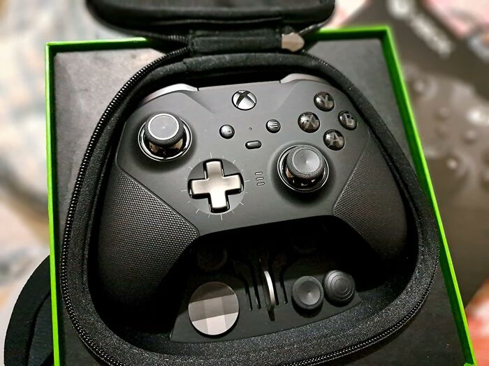  Gaming Controller : For The Dad Who Keeps Beating You At FIFA