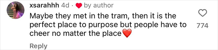 Man’s Public Proposal Goes Viral After The Crowd Awkwardly Ignores It Man’s Public Proposal Goes Viral After The Crowd Awkwardly Ignores It