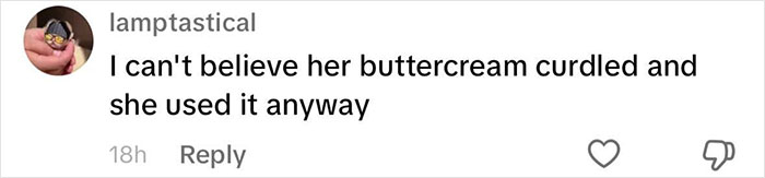 “Cue The Crying”: Bride Tears Up After Receiving Ruined Wedding Cake, Fixes It Herself “Cue The Crying”: Bride Tears Up After Receiving Ruined Wedding Cake, Fixes It Herself