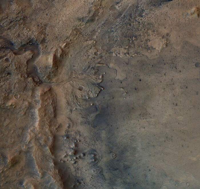 For The First Time, Water Frost Was Spotted Near Mars&rsquo;s Equator