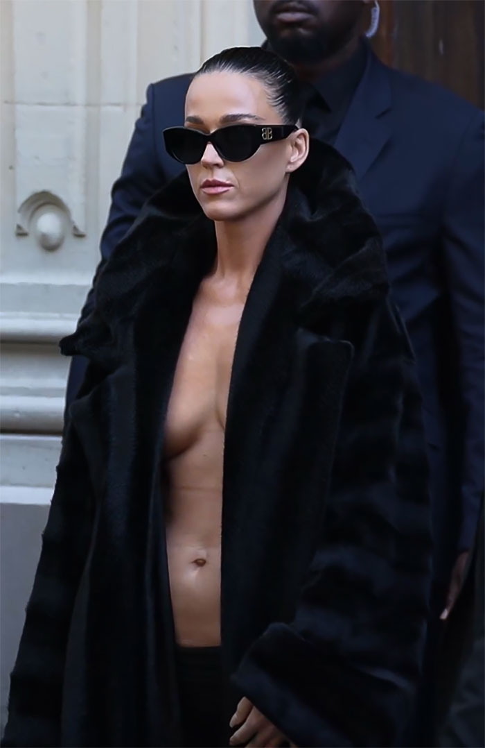 “She’s Giving Bianca Censori”: Katy Perry’s Ultra-Revealing Balenciaga Outfit Draws Comparisons “She’s Giving Bianca Censori”: Katy Perry’s Ultra-Revealing Balenciaga Outfit Draws Comparisons