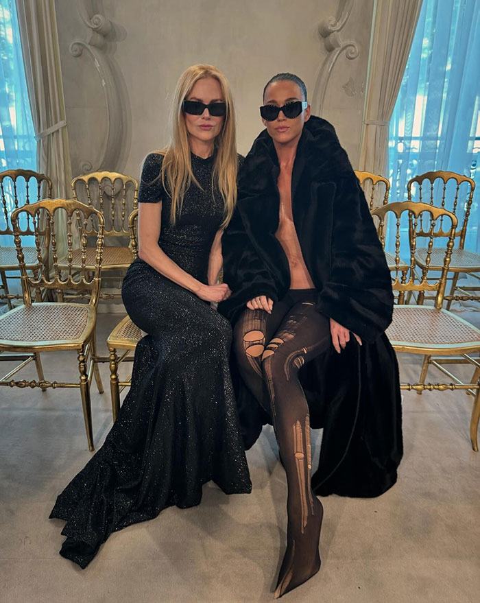 “She’s Giving Bianca Censori”: Katy Perry’s Ultra-Revealing Balenciaga Outfit Draws Comparisons “She’s Giving Bianca Censori”: Katy Perry’s Ultra-Revealing Balenciaga Outfit Draws Comparisons