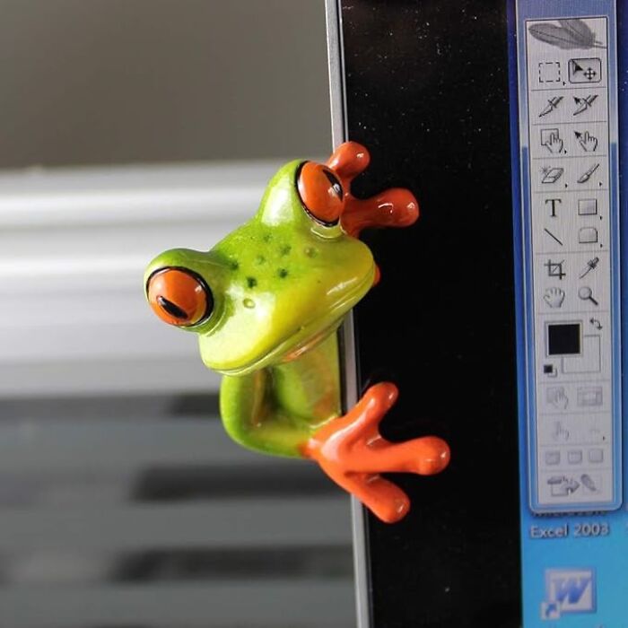  Resin Computer Monitor Frogs Will Make You Smile Every Time You Look Up At Your Monitor 