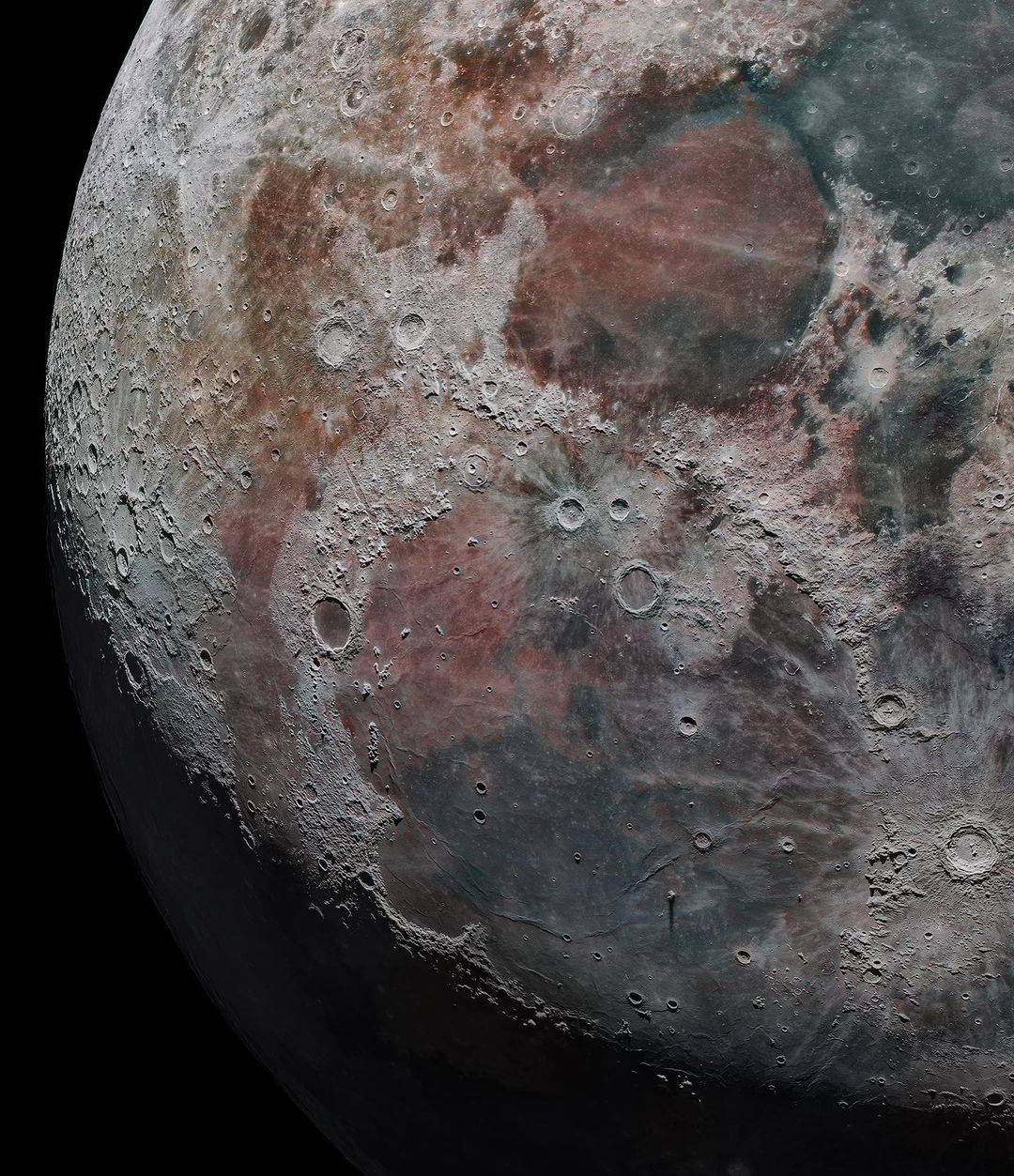 Physicists Want To Drill A 5-Kilometer Hole On The Moon, Discussion Online Ensues