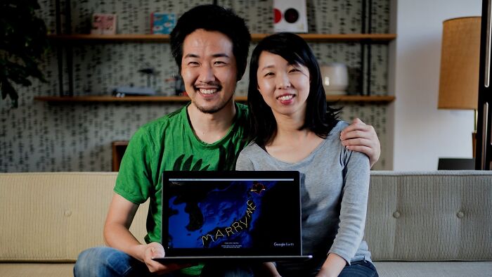 Yasushi From Japan Made A One-Of-A-Kind Marriage Proposal That Gained The Guinness World Record