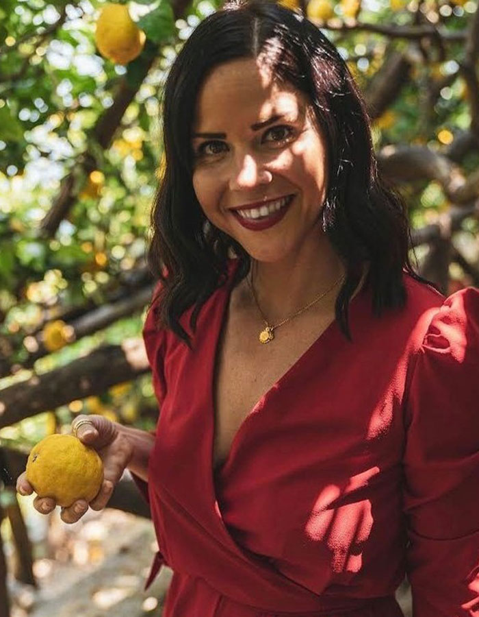 Woman Says She Was Kicked Off Flight For Misgendering Flight Attendant&mdash;Airline Responds