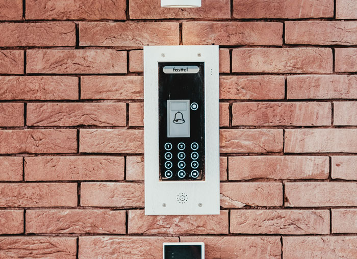 "I Ran Out": Dog-Sitter Panics After Finding Babies In Client's Supposedly Empty House "I Ran Out": Dog-Sitter Panics After Finding Babies In Client's Supposedly Empty House