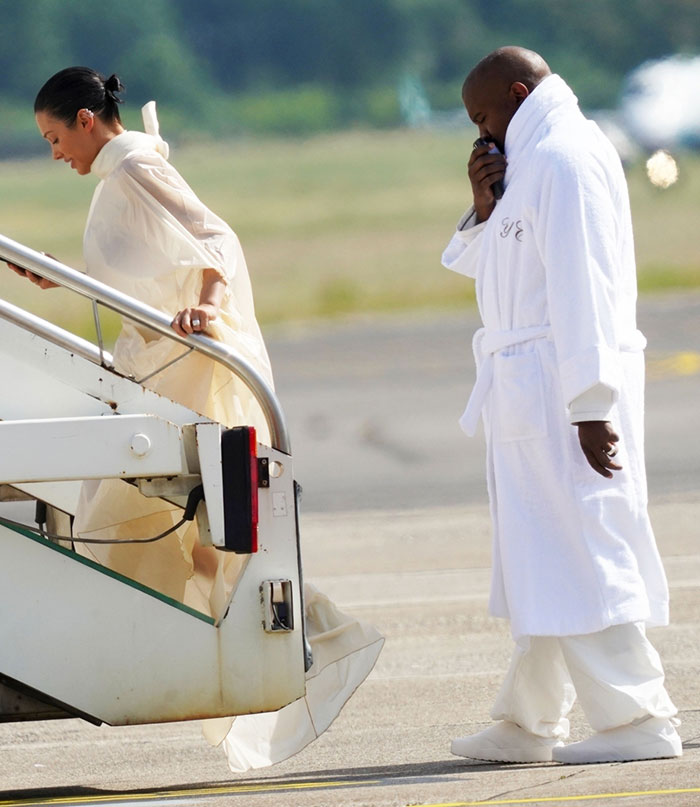 Bianca Censori&rsquo;s Latest Outfit Draws Religious Comparisons As She Lands In Japan