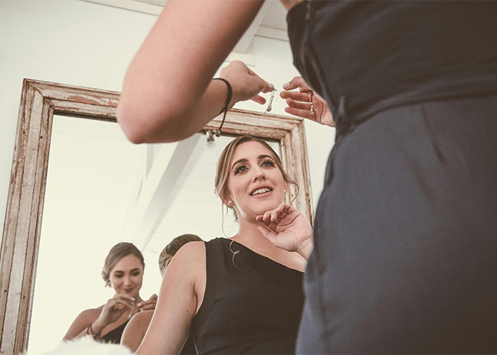 Bride Places Incomprehensible Demands On Her Best Friend Of 25 Years, Destroys Their Friendship