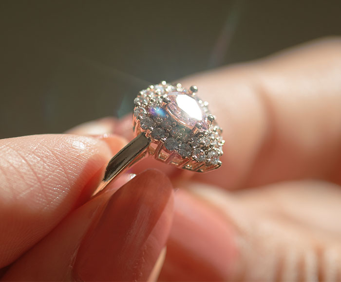 Marriage Drama Ensues After Woman Asks If She Can Get Her Engagement Ring Fixed Marriage Drama Ensues After Woman Asks If She Can Get Her Engagement Ring Fixed